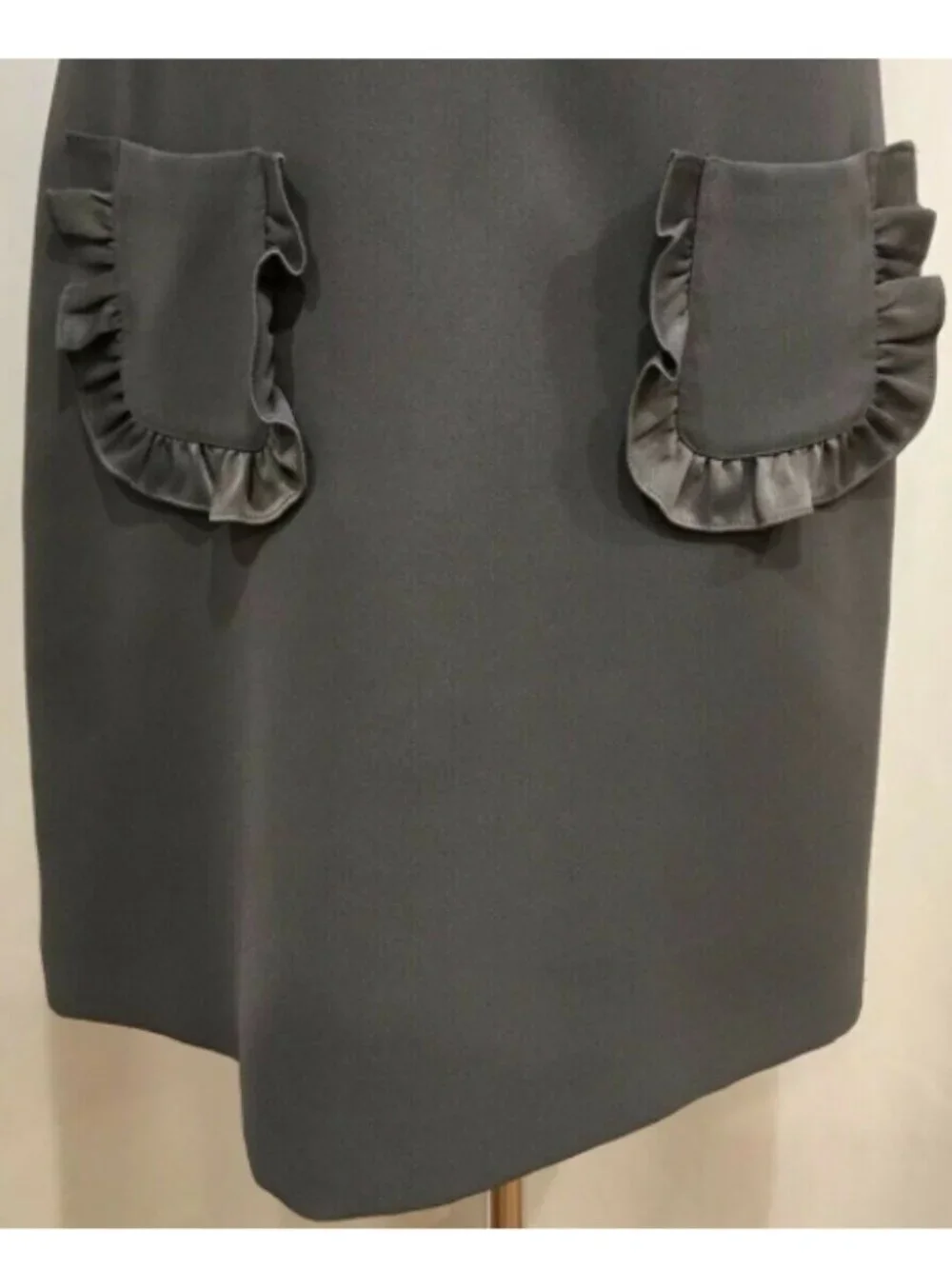 Ted Baker Mickala Ruffle Dress, size 8 - Picture 4 of 4